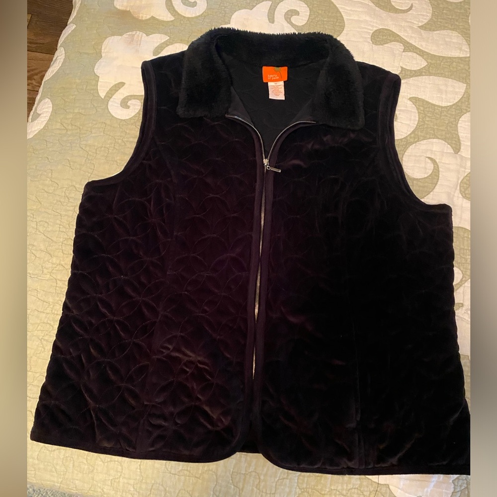 Hearts of Palm black velour type vest size XL